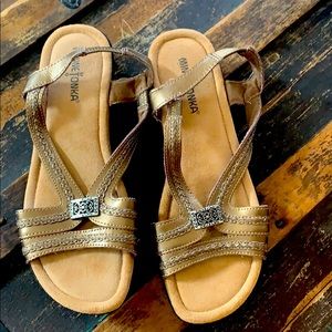 Minnetonka Leather Sling Back Sandals Gold